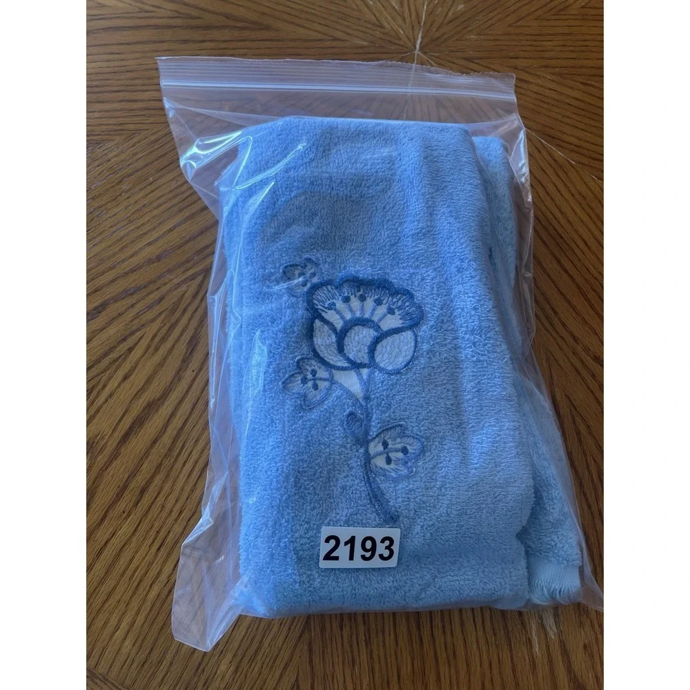 Vintage 1960s Bath Towel Set Hand & Body Blue Floral Aquarius Zodiac MCM Pair